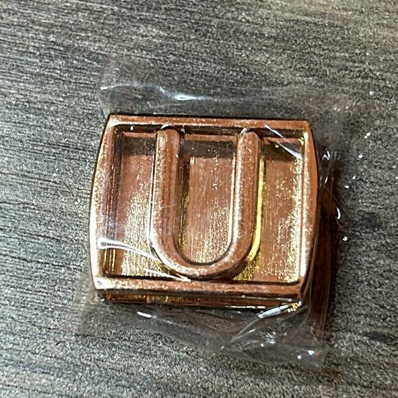 Henri Bendel Charms Sliders R U W. New in plastic #A78 gold tone silver tone - Picture 3 of 7
